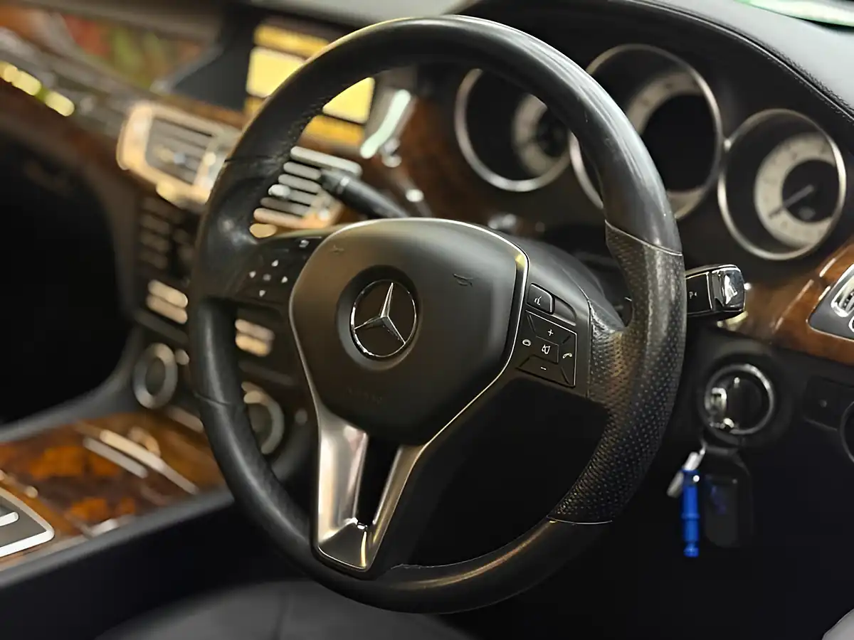 Used 2011 Mercedes-Benz Cls Blueefficiency [13X Services, Sat Nav & Leather] Silver - Interior and Exterior details 15