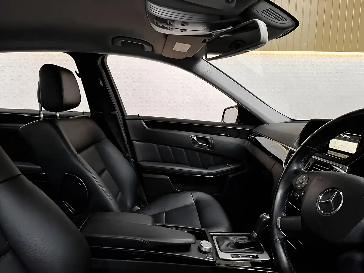 Used 2011 Mercedes-Benz E-Class Avantgarde Palladium Silver - Interior and Exterior details 14