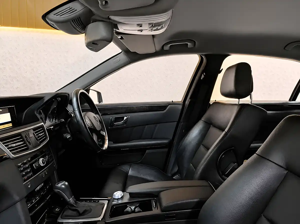 Used 2011 Mercedes-Benz E-Class Avantgarde Palladium Silver - Interior and Exterior details 16