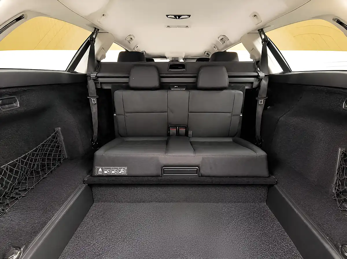 Used 2011 Mercedes-Benz E-Class Avantgarde Palladium Silver Metallic - Interior and Exterior details 11