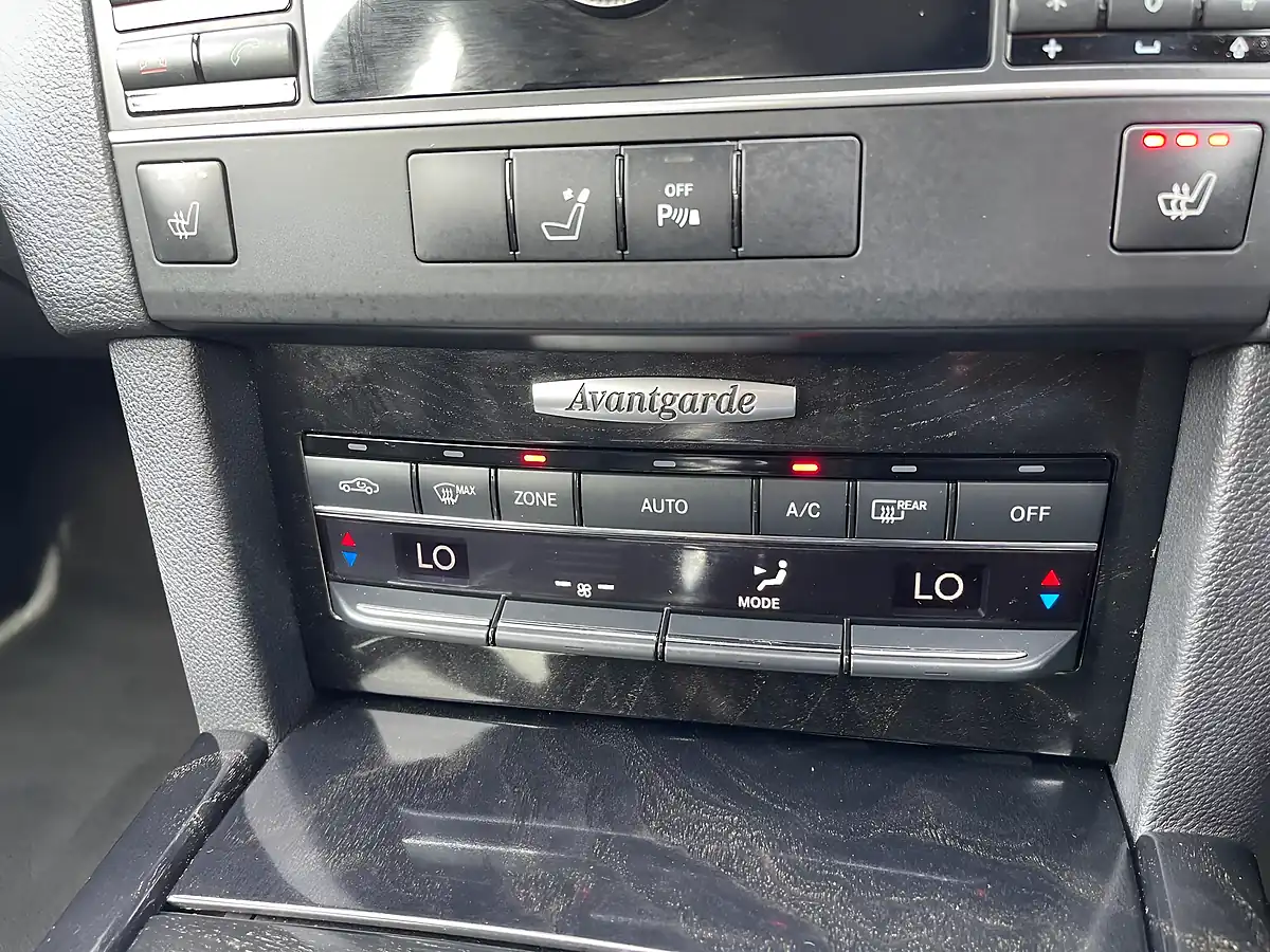 Used 2011 Mercedes-Benz E Class Avantgarde Silver - Interior and Exterior details 10