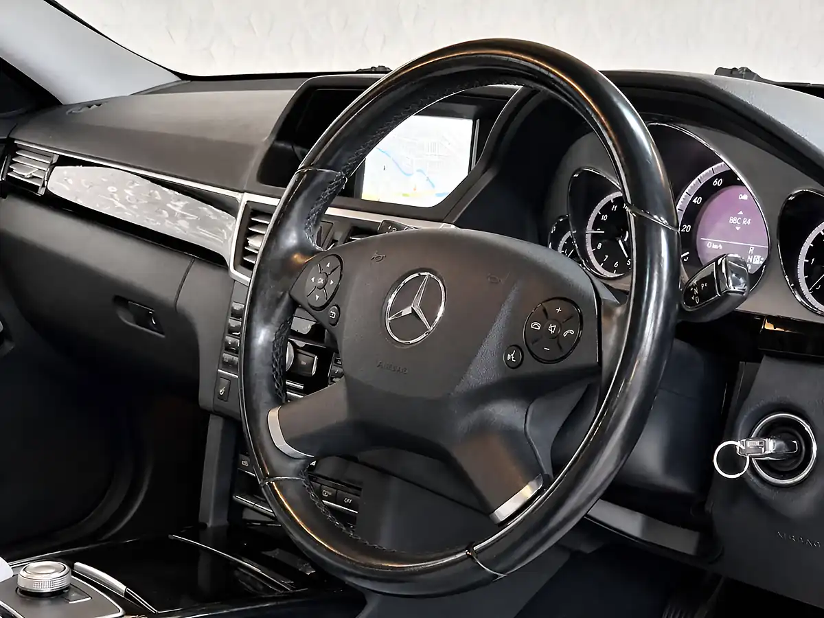 Used 2011 Mercedes-Benz E Class Avantgarde Tenorite Grey - Interior and Exterior details 13