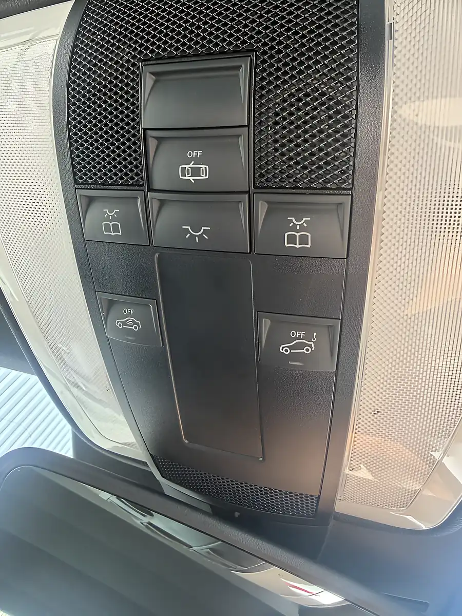 Used 2011 Mercedes-Benz E Class Blueefficiency Sport Silver - Interior and Exterior details 13