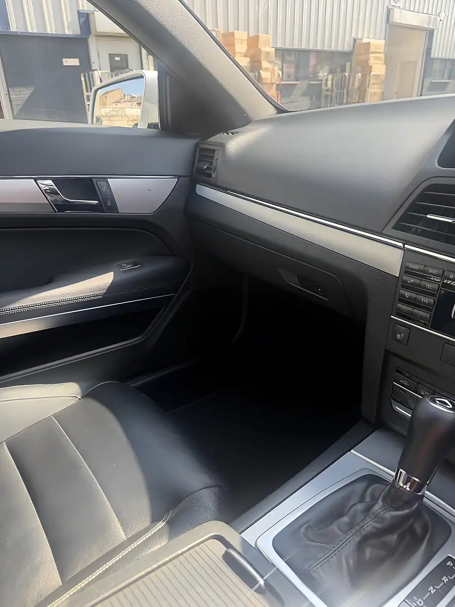 Used 2011 Mercedes-Benz E Class Blueefficiency Sport Silver - Interior and Exterior details 14