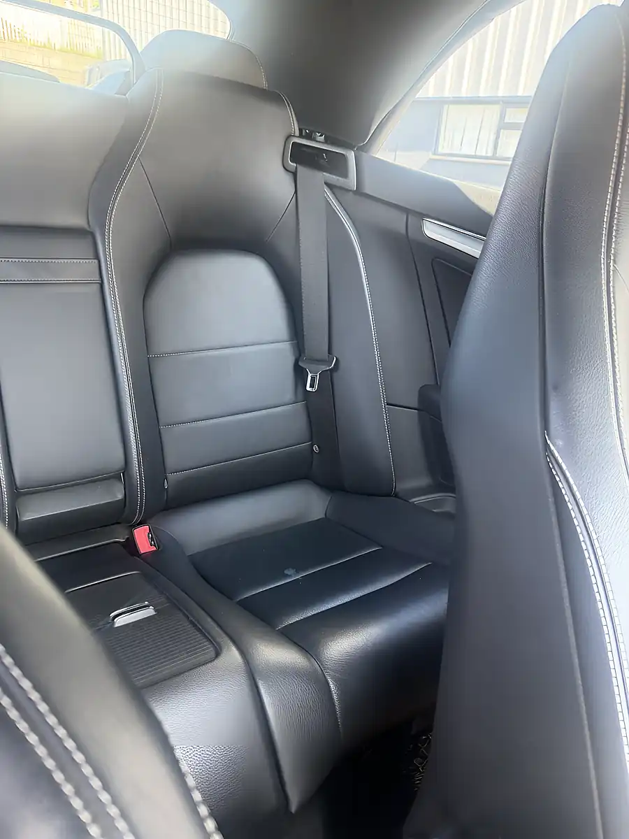 Used 2011 Mercedes-Benz E Class Blueefficiency Sport Silver - Interior and Exterior details 15
