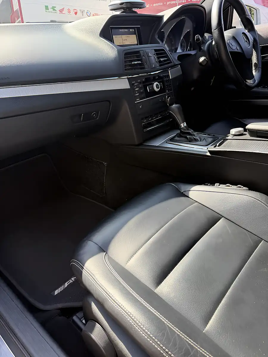 Used 2011 Mercedes-Benz E Class Blueefficiency Sport Silver - Interior and Exterior details 18