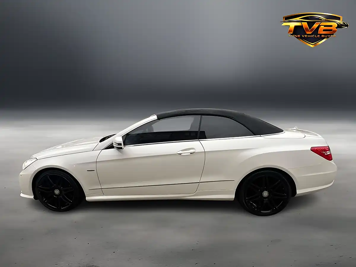 Used 2011 Mercedes-Benz E Class Sport Diamond White - Interior and Exterior details 10