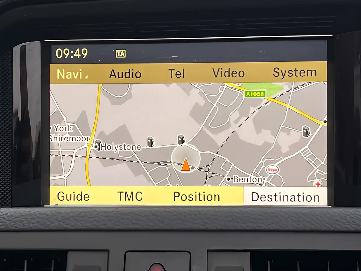 Used 2011 Mercedes-Benz E Class Sport Diamond White - Interior and Exterior details 20