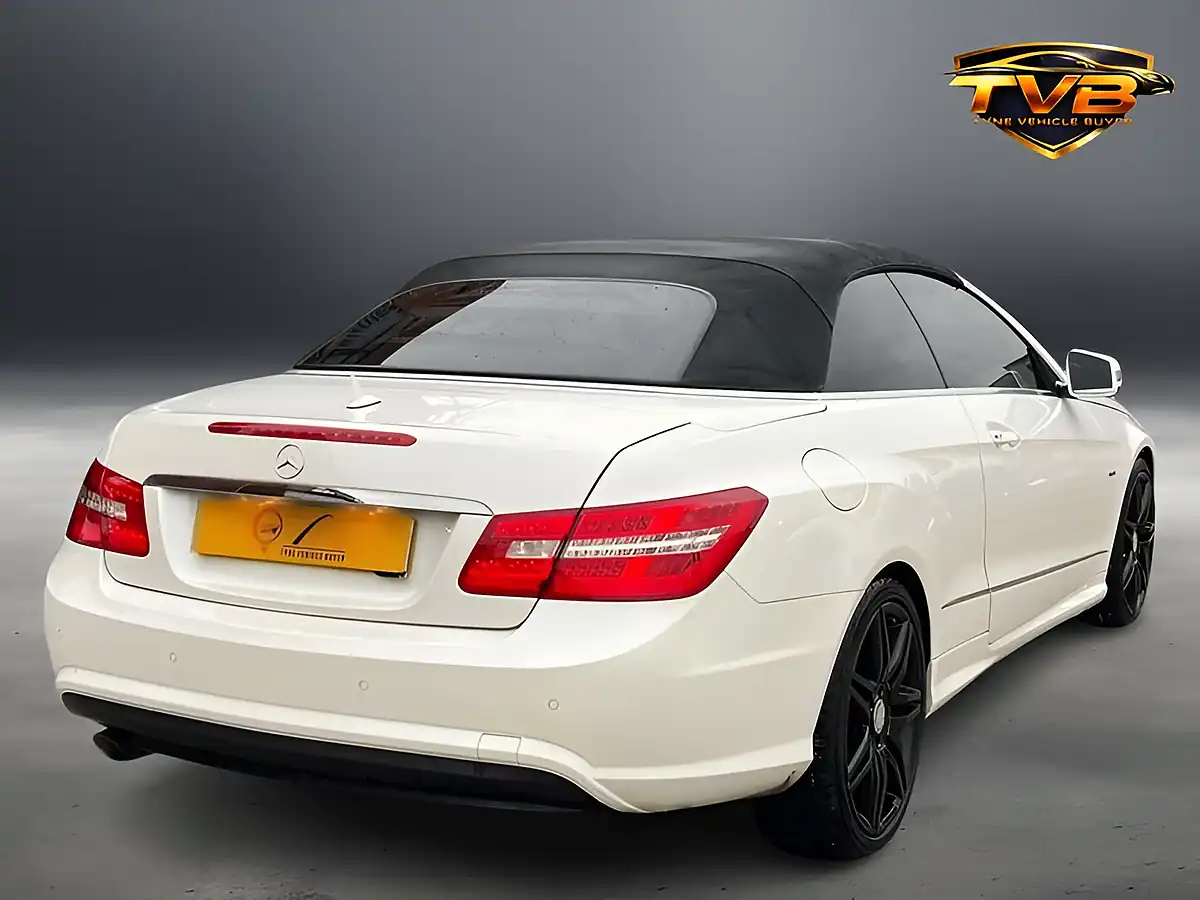 Used 2011 Mercedes-Benz E Class Sport Diamond White - Interior and Exterior details 5