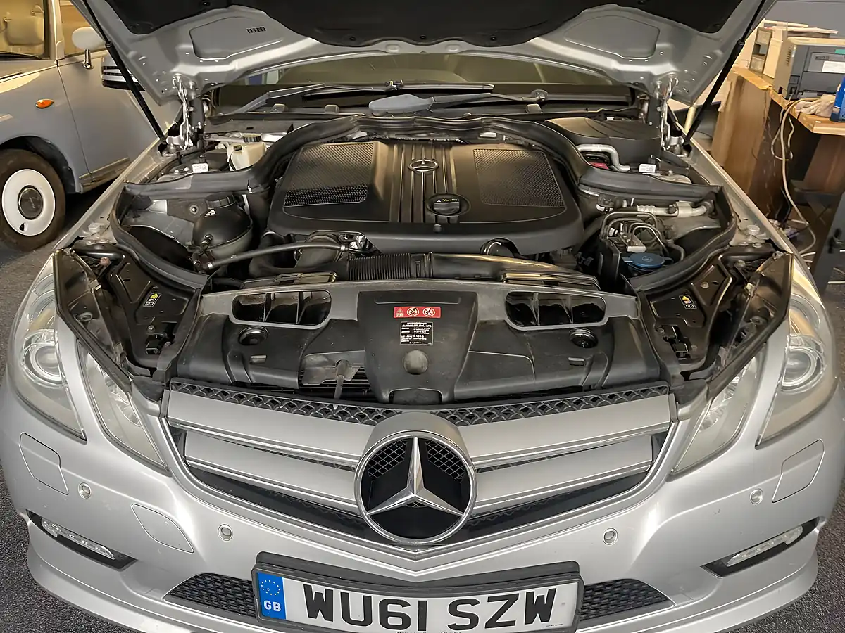 Used 2011 Mercedes-Benz E Class Sport Silver - Interior and Exterior details 16