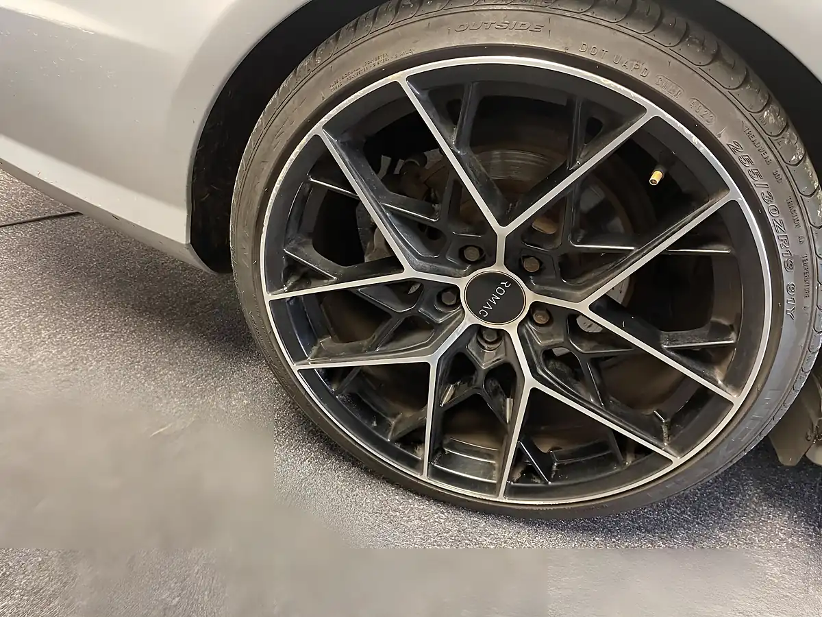 Used 2011 Mercedes-Benz E Class Sport Silver - Interior and Exterior details 17