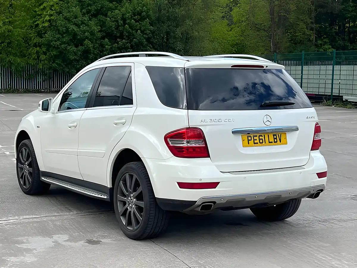 Used 2011 Mercedes-Benz M Class Grand Edition Diamond White - Interior and Exterior details 16