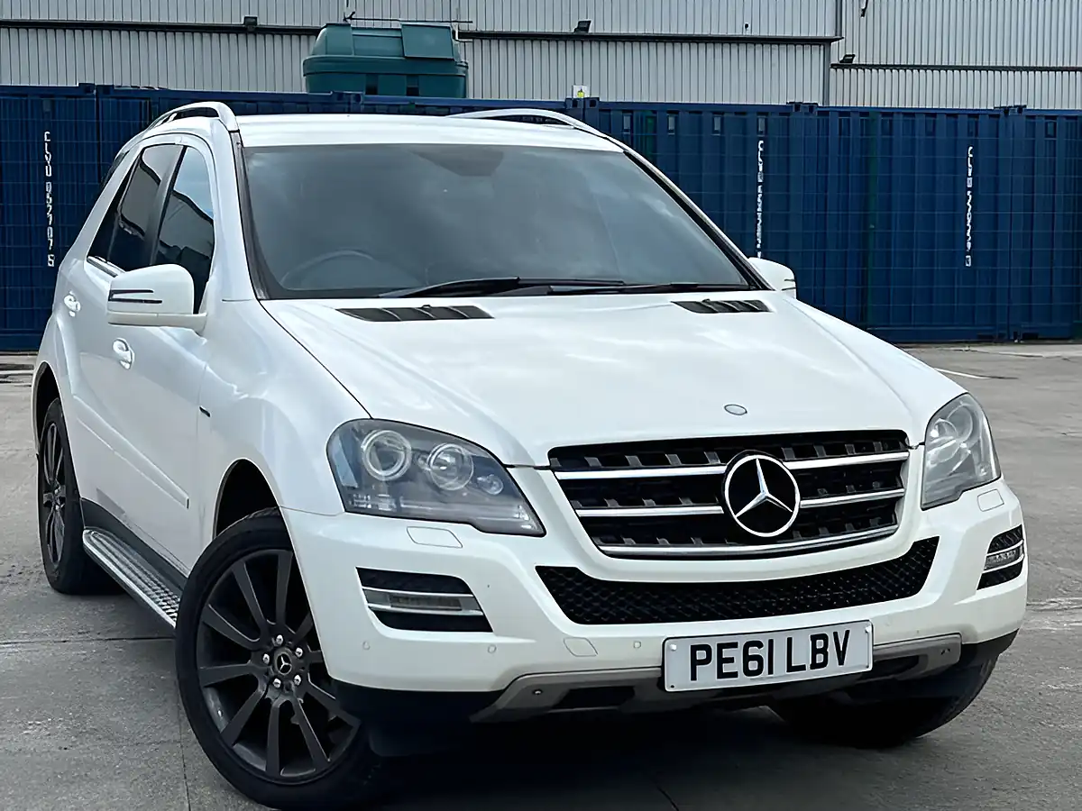 Used 2011 Mercedes-Benz M Class Grand Edition Diamond White - Interior and Exterior details 4