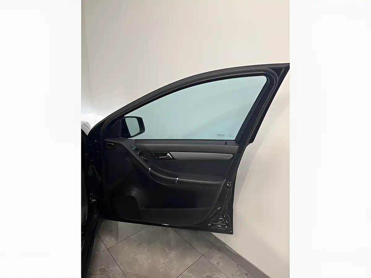 Used 2011 Mercedes-Benz R Class L Black - Interior and Exterior details 12