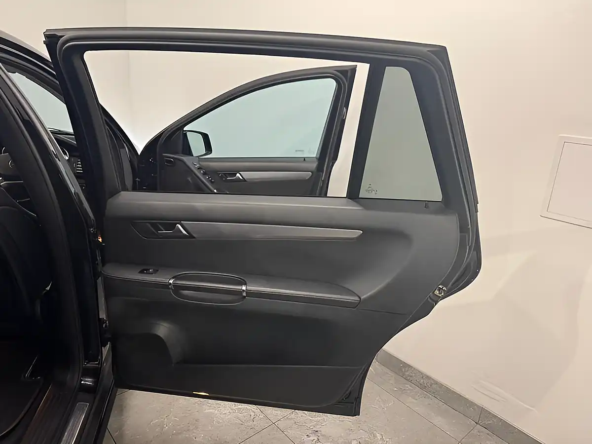 Used 2011 Mercedes-Benz R Class L Black - Interior and Exterior details 14
