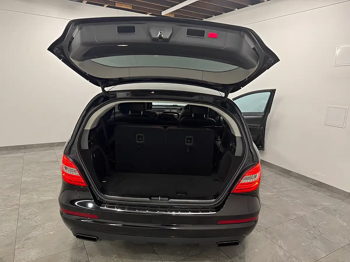 Used 2011 Mercedes-Benz R Class L Black - Interior and Exterior details 15