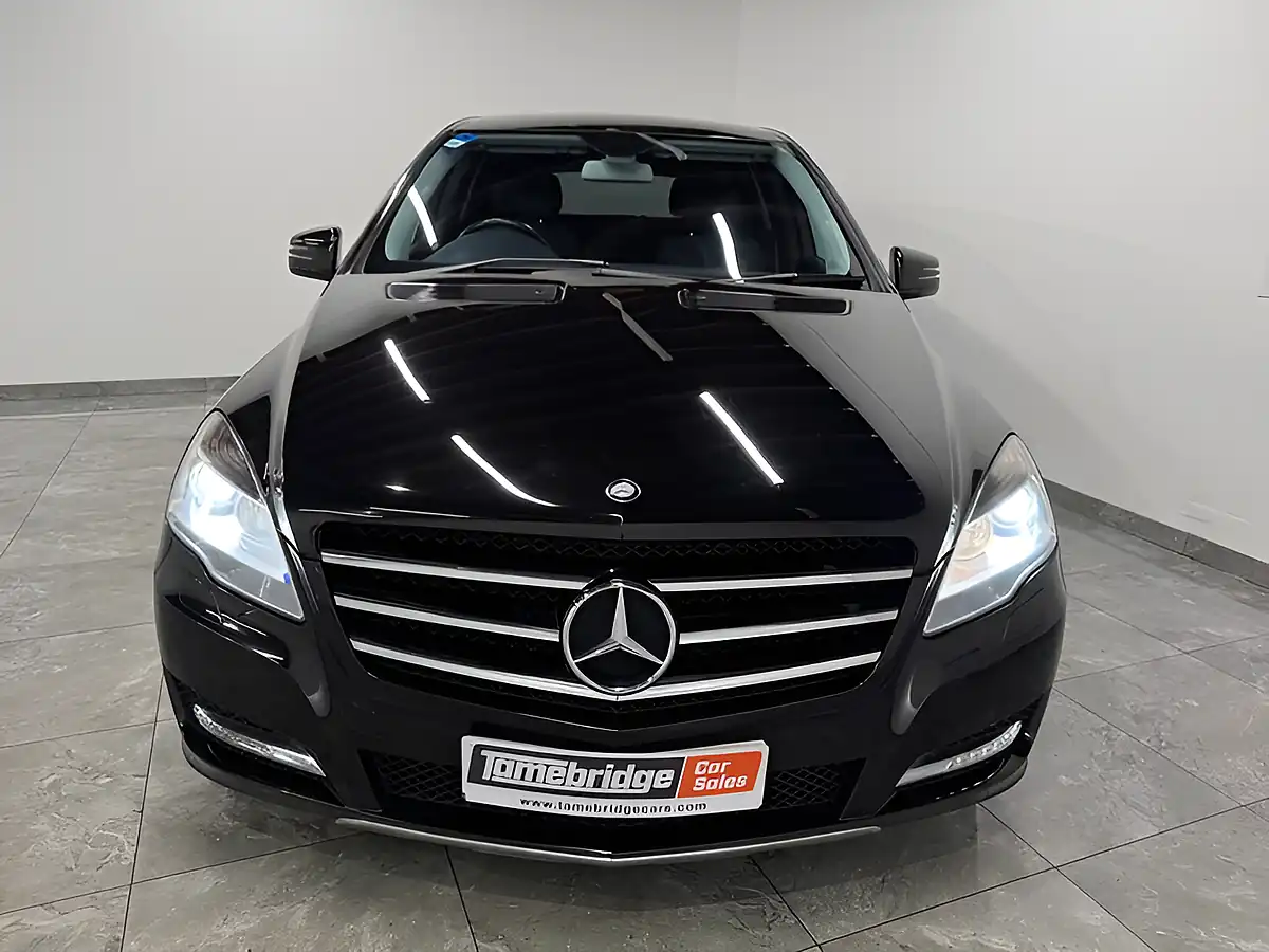 Used 2011 Mercedes-Benz R Class L Black - Interior and Exterior details 3