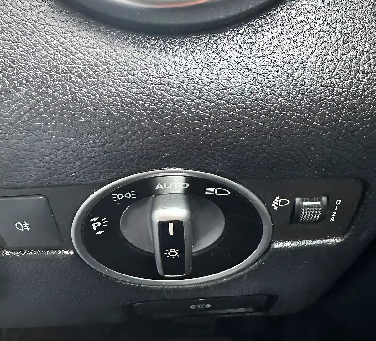 Used 2011 Mercedes-Benz Slk AMG Sport Edition 125 Silver - Interior and Exterior details 17