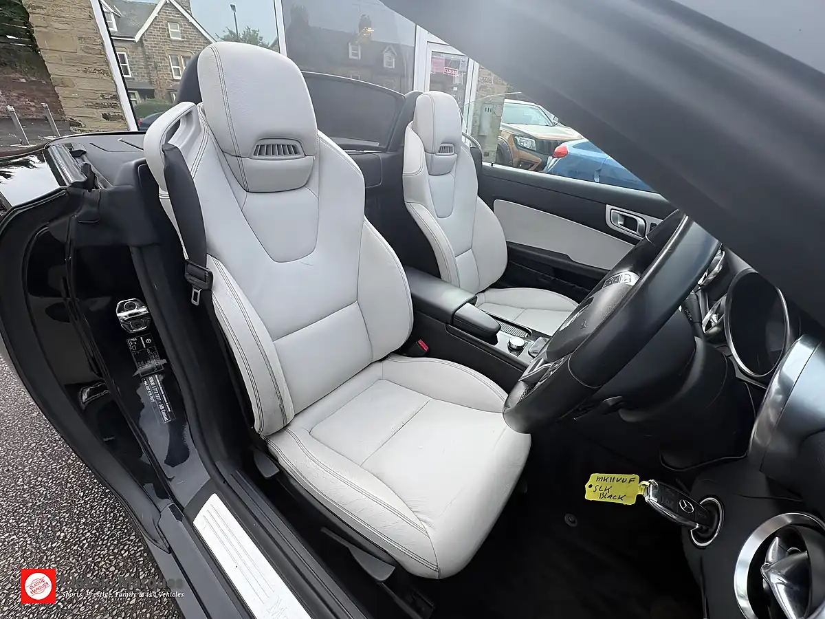 Used 2011 Mercedes-Benz Slk Blueefficiency Black - Interior and Exterior details 14