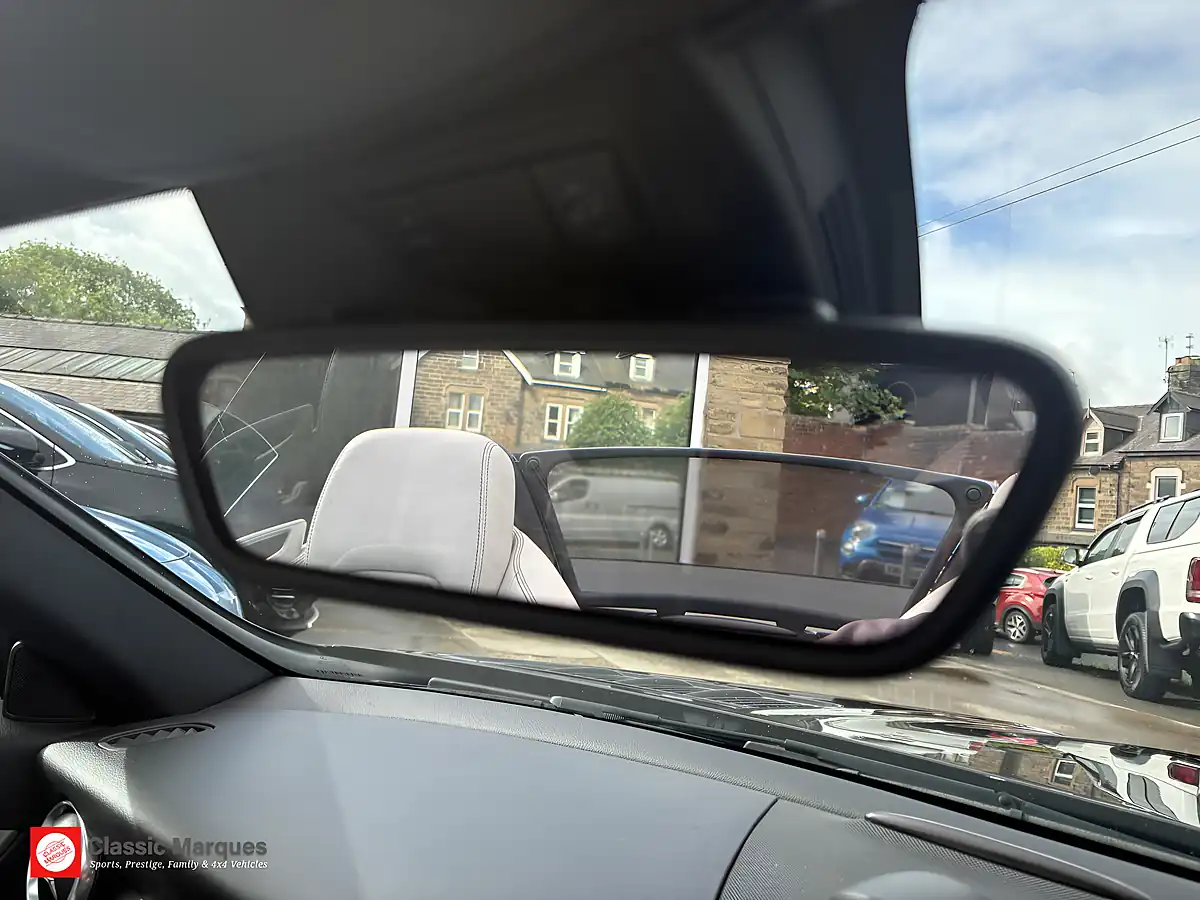 Used 2011 Mercedes-Benz Slk Blueefficiency Black - Interior and Exterior details 18