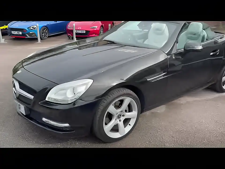 Used 2011 Mercedes-Benz Slk Blueefficiency Black - Interior and Exterior details 20
