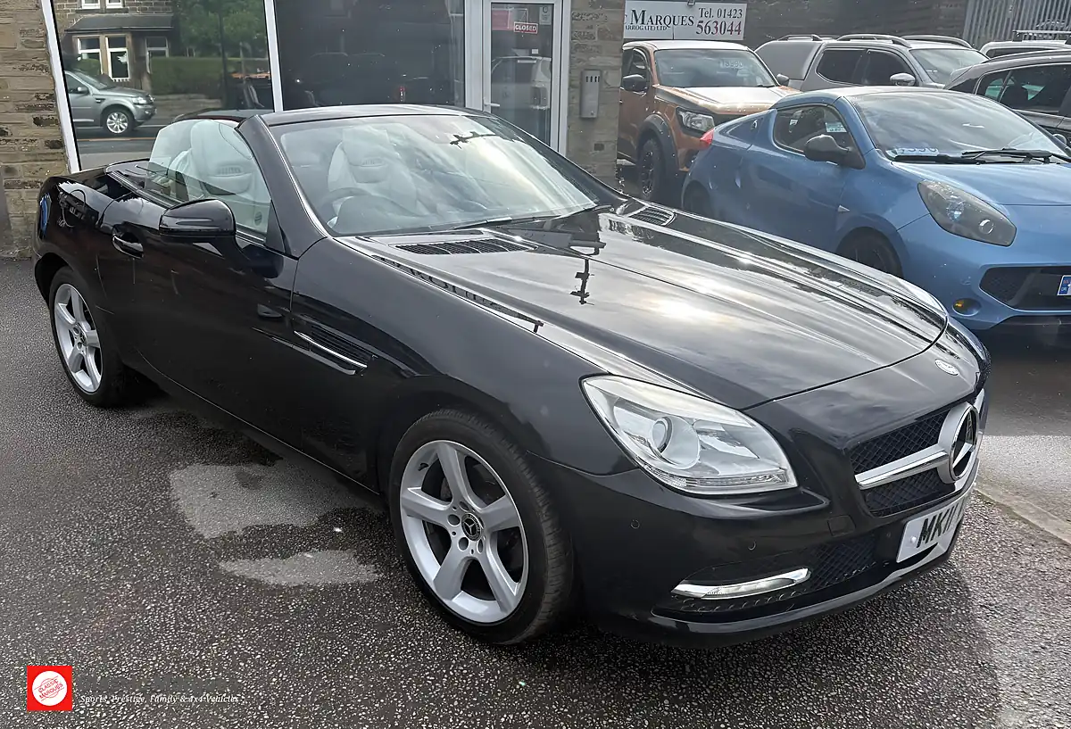 Used 2011 Mercedes-Benz Slk Blueefficiency Black - Interior and Exterior details 7