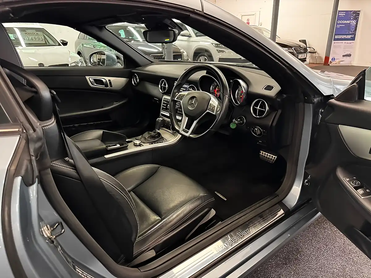 Used 2011 Mercedes-Benz Slk Edition 125 Silver - Interior and Exterior details 15