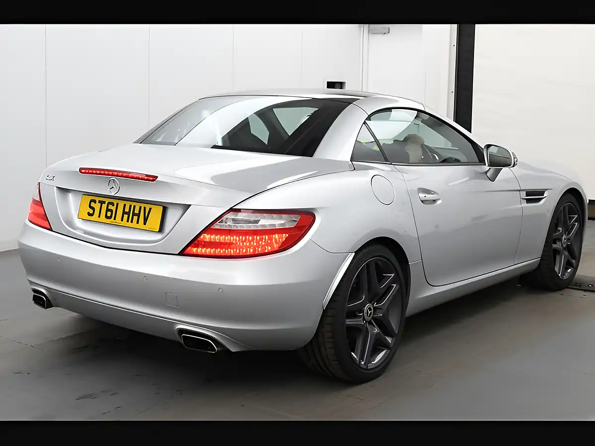 Used 2011 Mercedes-Benz Slk SLK200 Blueefficiency Silver - Interior and Exterior details 13