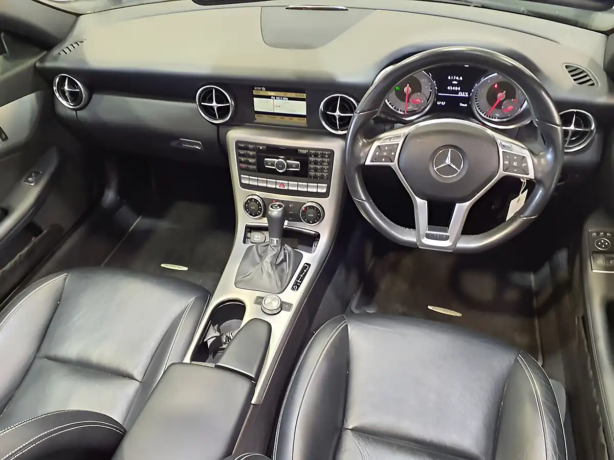 Used 2011 Mercedes-Benz Slk SLK200 Blueefficiency Silver - Interior and Exterior details 18