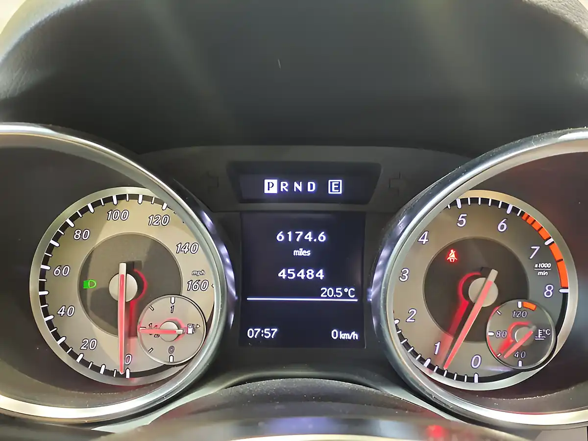 Used 2011 Mercedes-Benz Slk SLK200 Blueefficiency Silver - Interior and Exterior details 19