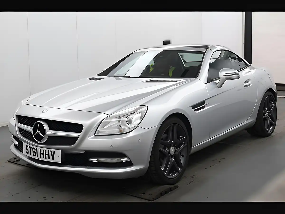 Used 2011 Mercedes-Benz Slk SLK200 Blueefficiency Silver - Interior and Exterior details 5