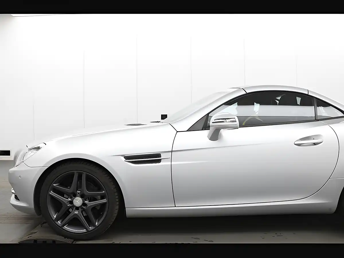 Used 2011 Mercedes-Benz Slk SLK200 Blueefficiency Silver - Interior and Exterior details 7