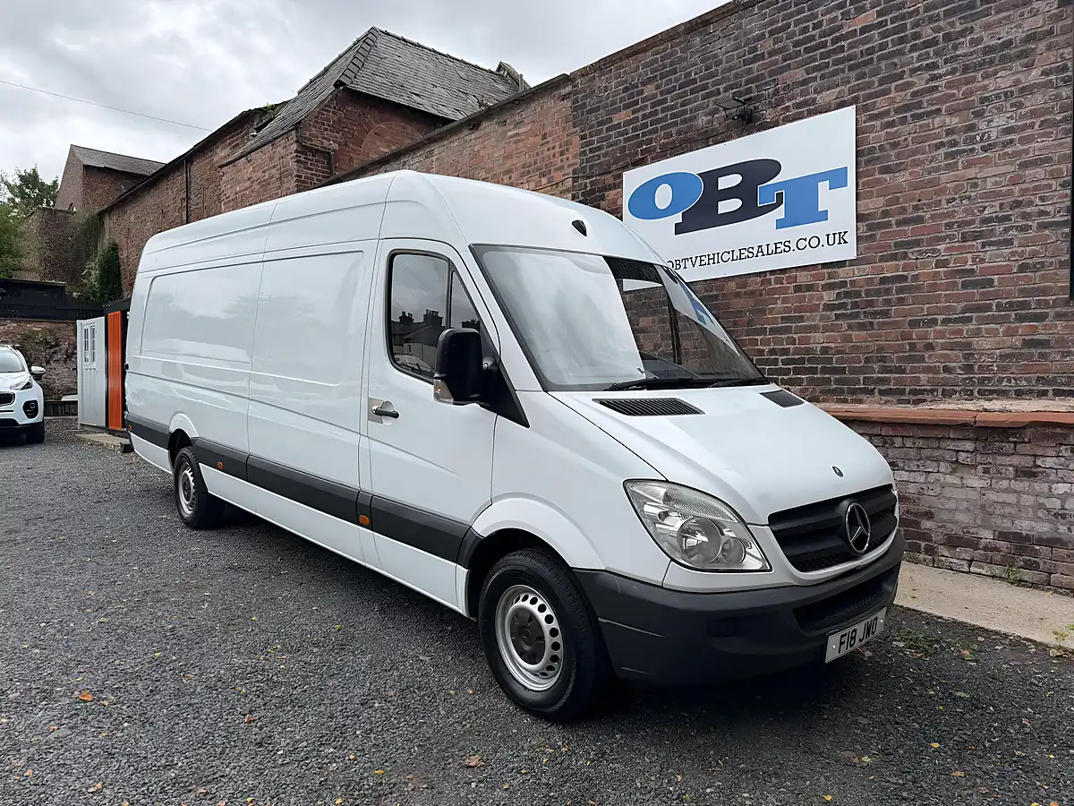 Used 2011 Mercedes-Benz Sprinter 313 White - Front View
