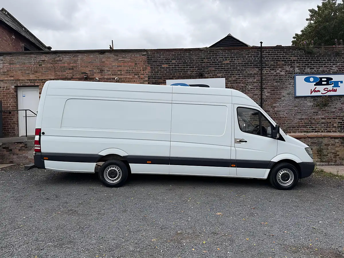 Used 2011 Mercedes-Benz Sprinter 313 White - Interior and Exterior details 2
