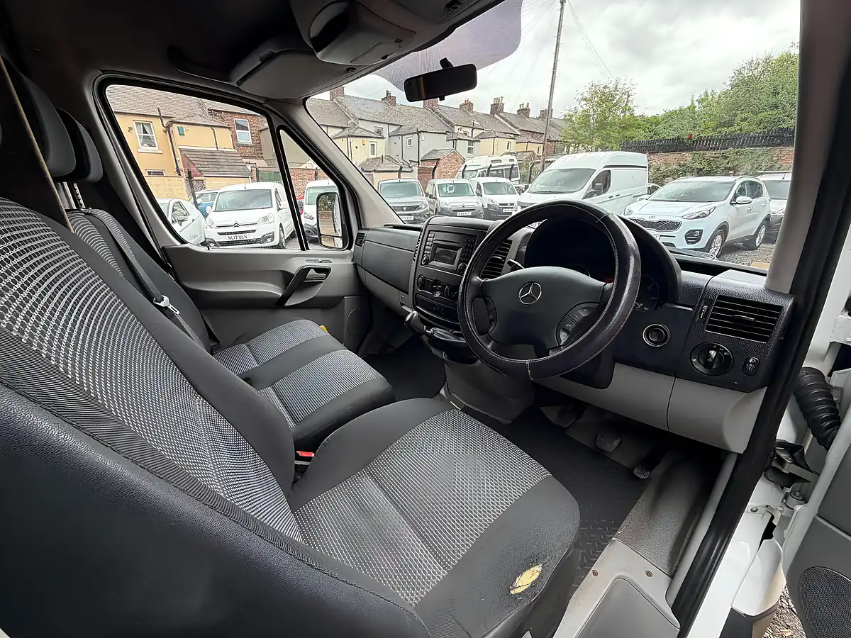 Used 2011 Mercedes-Benz Sprinter 313 White - Interior and Exterior details 9
