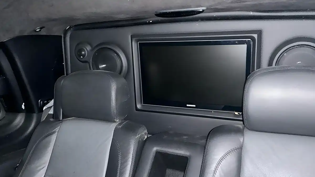 Used 2011 Mercedes-Benz Viano Ambiente Silver - Interior and Exterior details 12