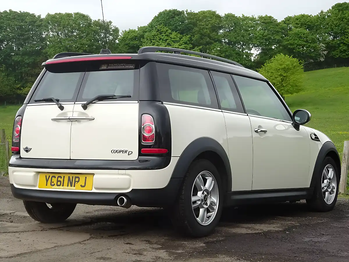 Used 2011 MINI Clubman Cooper White - Interior and Exterior details 13