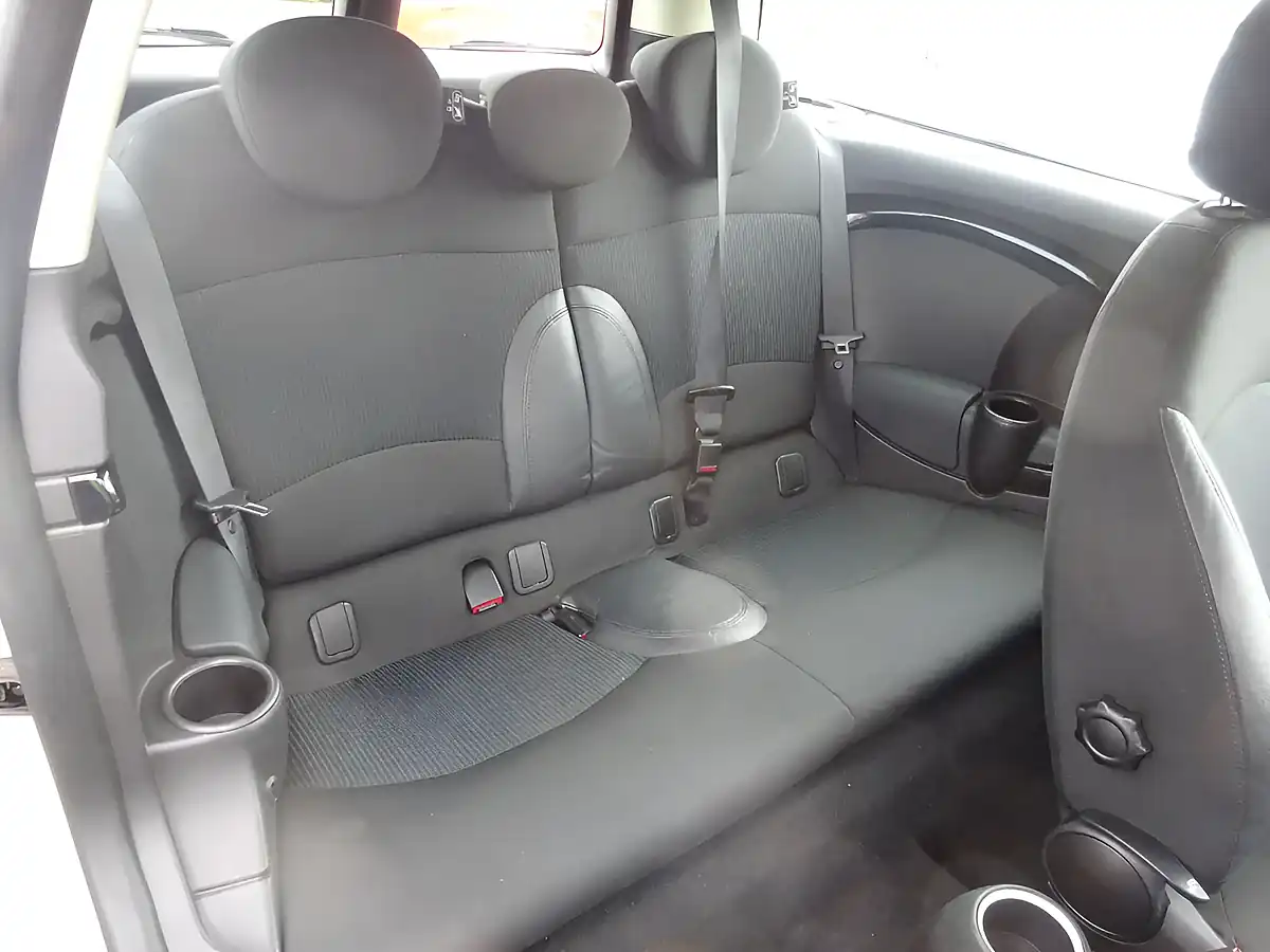Used 2011 MINI Clubman Cooper White - Interior and Exterior details 16