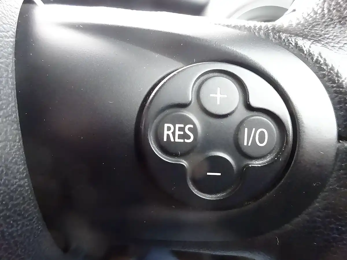 Used 2011 MINI Clubman Cooper White - Interior and Exterior details 18