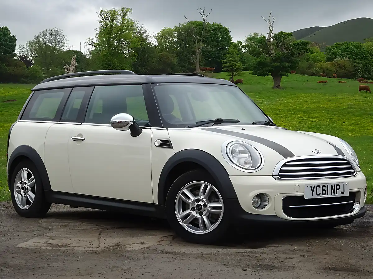 Used 2011 MINI Clubman Cooper White - Interior and Exterior details 2