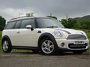 Used 2011 MINI Clubman Cooper White - Interior and Exterior details 6