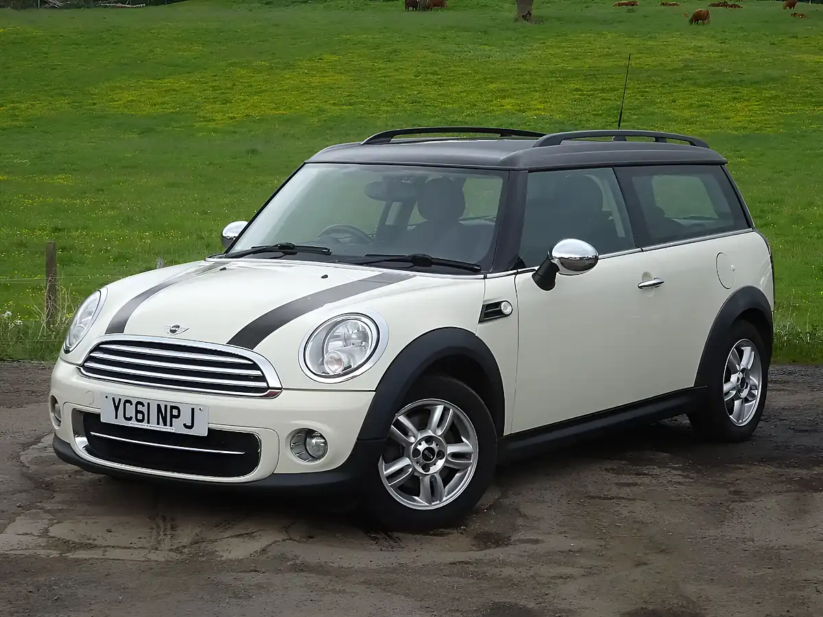 Used 2011 MINI Clubman Cooper White - Interior and Exterior details 9