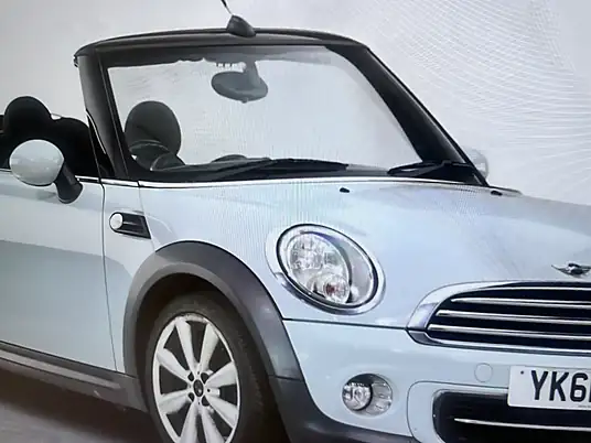 2011 MINI Convertible Cooper (Chili Pack)