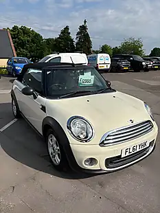 Used 2011 MINI Convertible One White - Interior and Exterior details 4