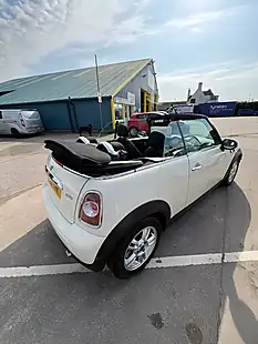 Used 2011 MINI Convertible One White - Interior and Exterior details 6
