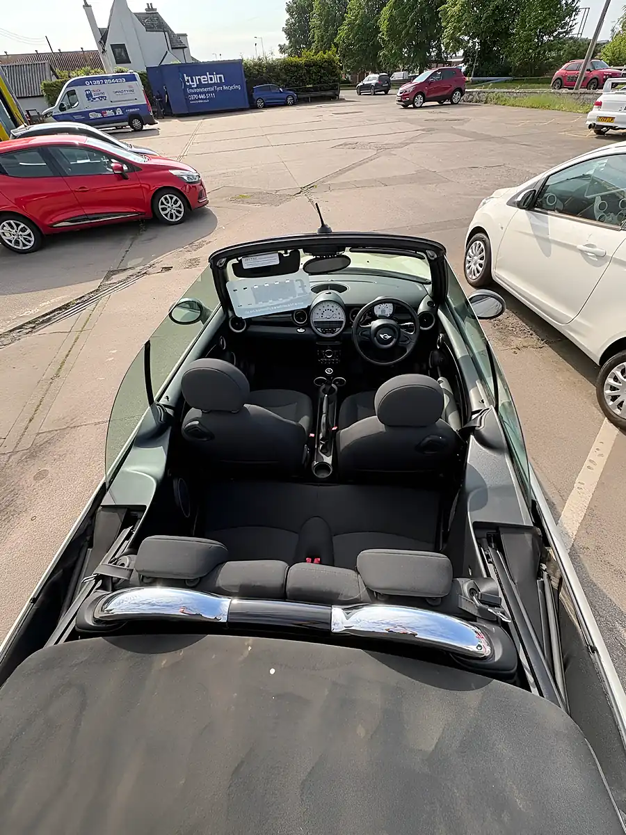 Used 2011 MINI Convertible One White - Interior and Exterior details 7