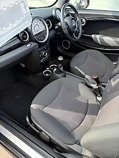 Used 2011 MINI Convertible One White - Interior and Exterior details 8