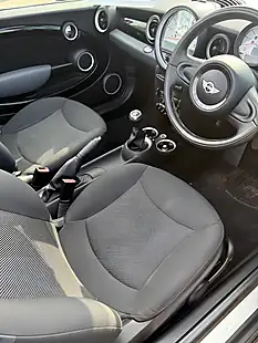 Used 2011 MINI Convertible One White - Interior and Exterior details 9