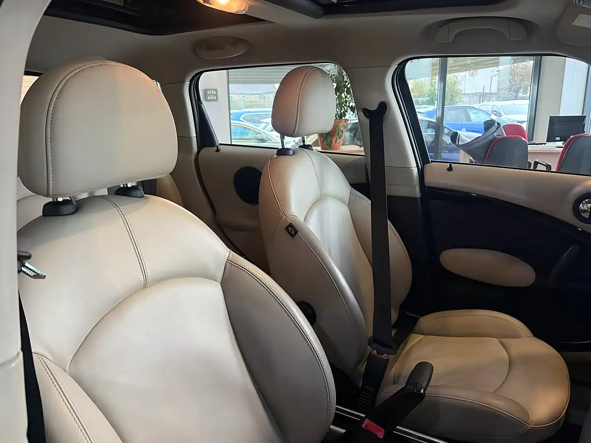 Used 2011 MINI Countryman ALL4 Green - Interior and Exterior details 15