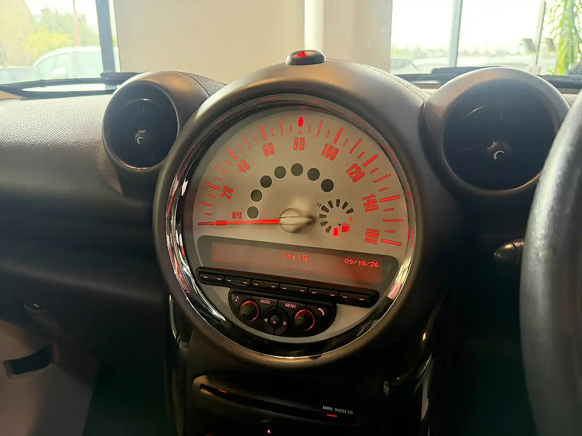 Used 2011 MINI Countryman ALL4 Green - Interior and Exterior details 19